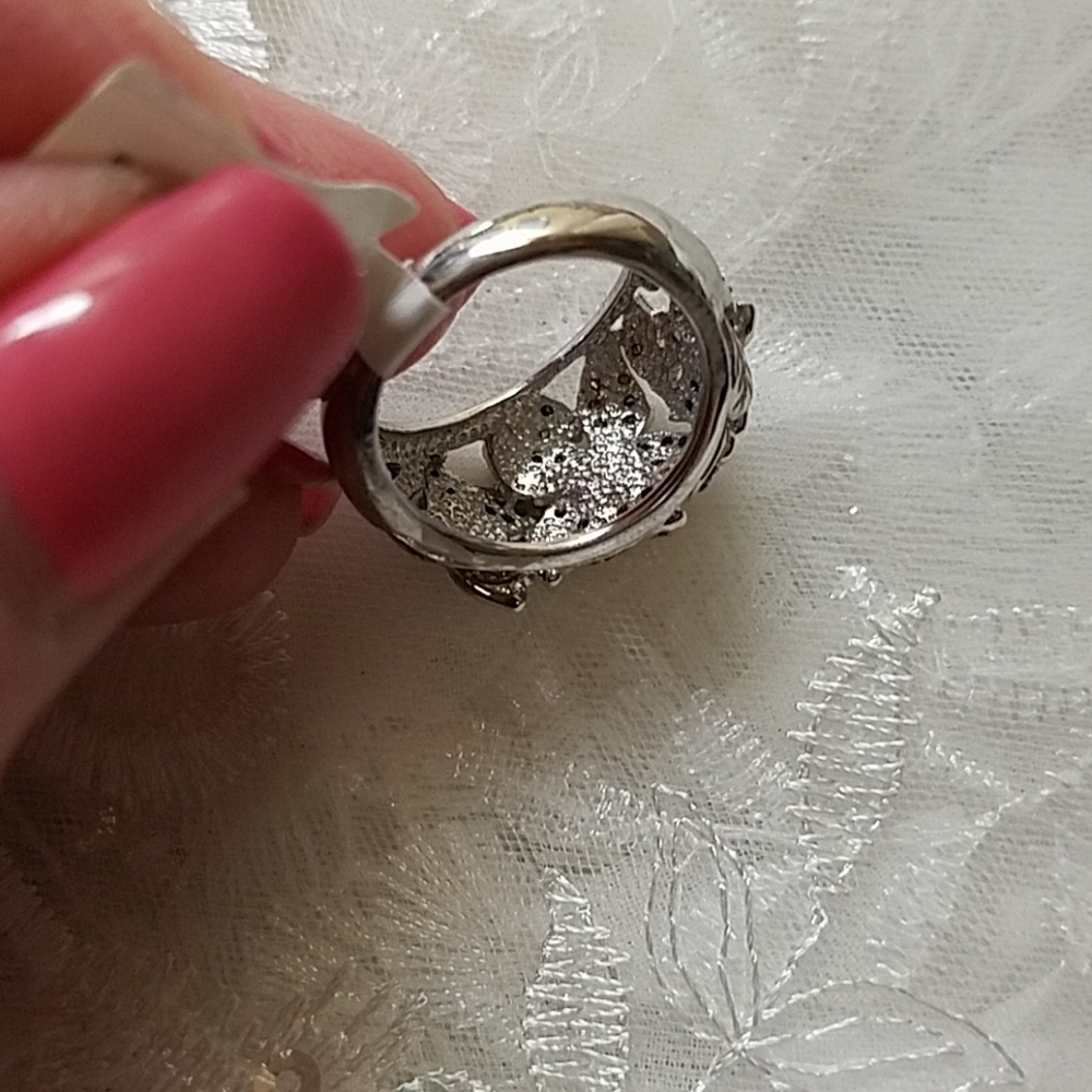 NWT Sterling Diamond Flower Ring - Picture 6 of 8